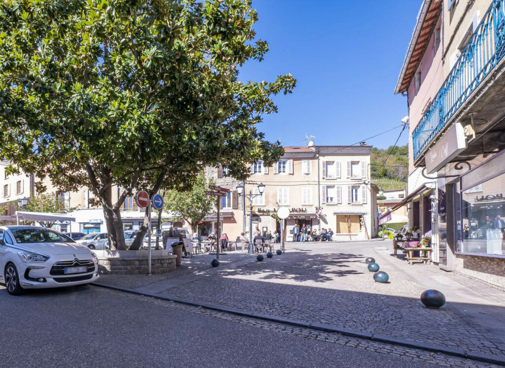 Place du marché-Condrieu